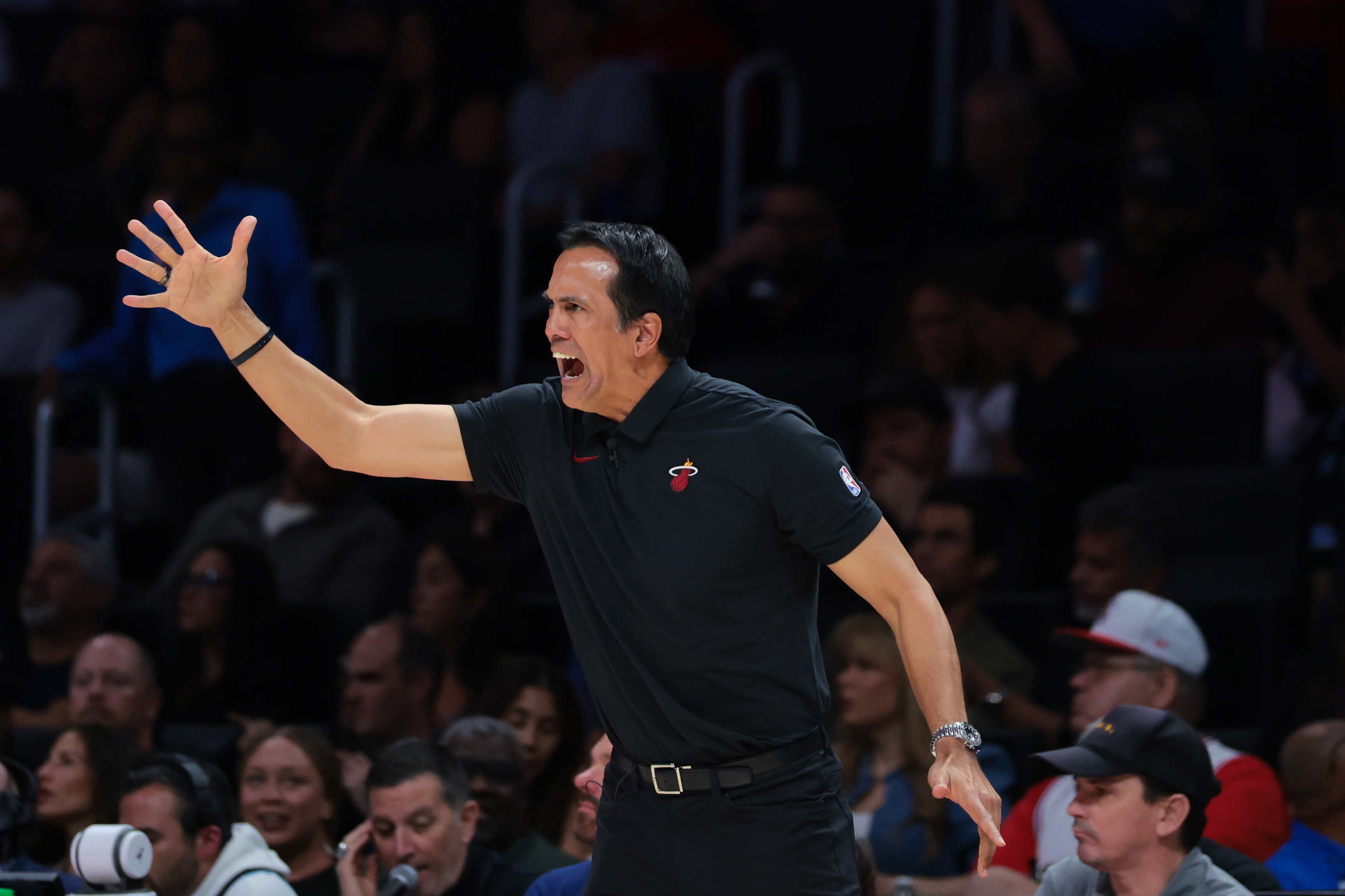 永利官网-热火魔术裁判报告：全场无漏判错判！吹热火5秒违例为正确判罚