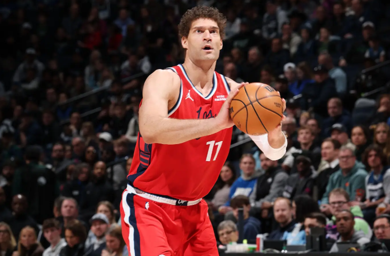 永利官网-被国王内线各种打爆！快船对于内线老将的使用方式存在巨大的问题